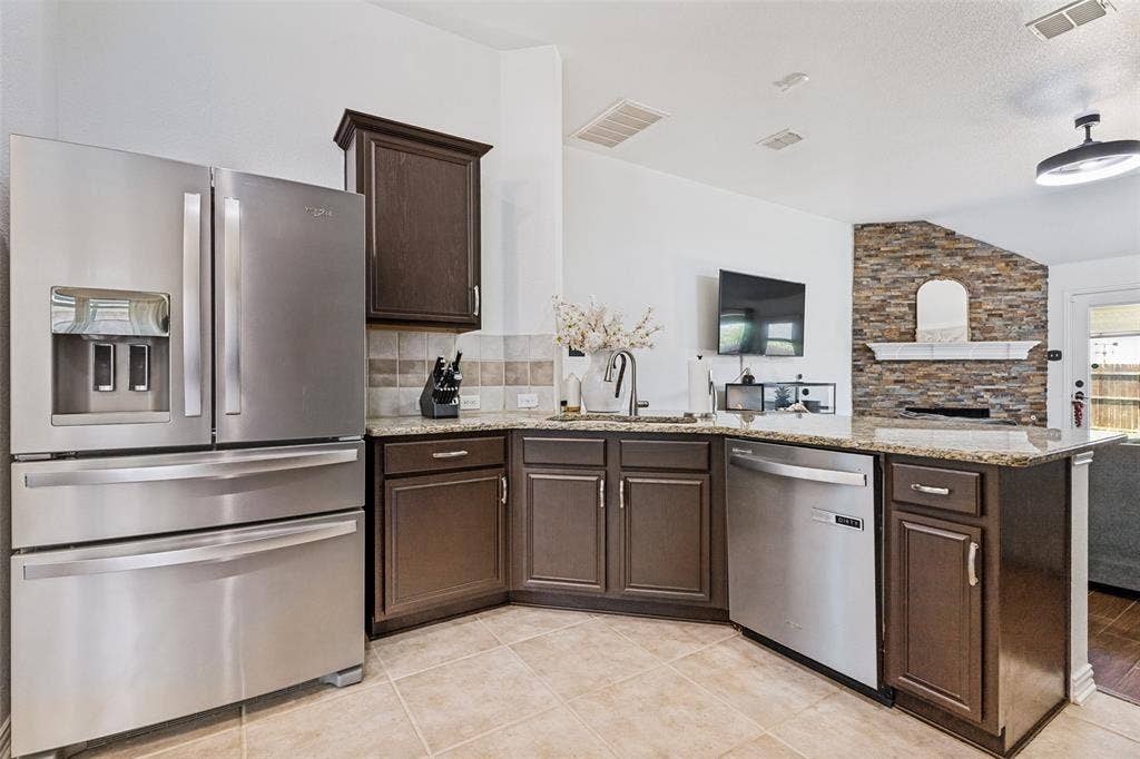7045 Welshman Drive, Fort Worth, TX 76137