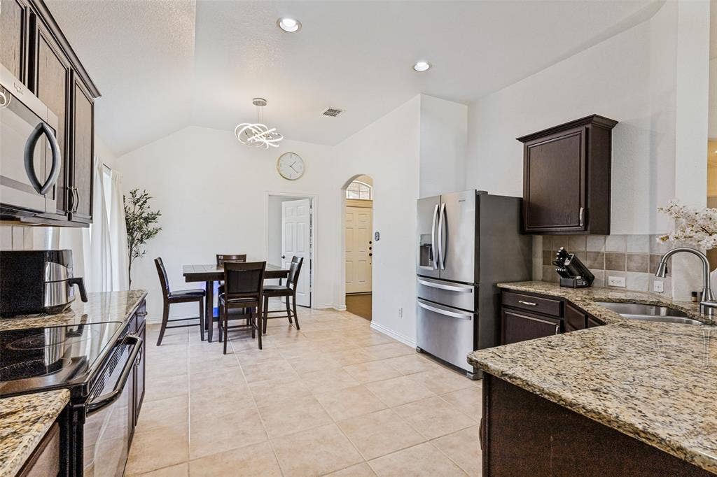 7045 Welshman Drive, Fort Worth, TX 76137