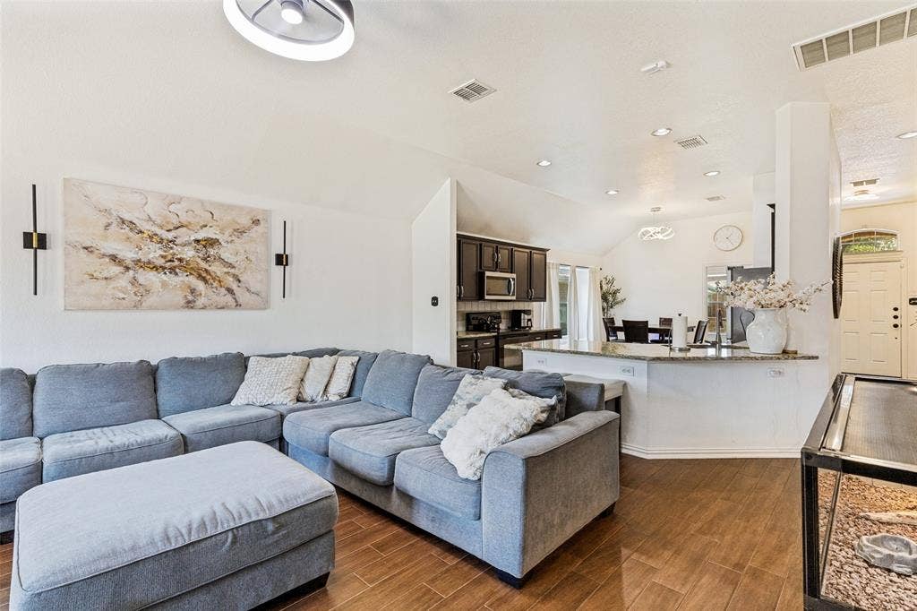 7045 Welshman Drive, Fort Worth, TX 76137