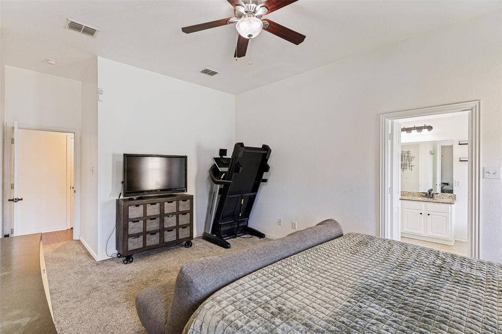 7045 Welshman Drive, Fort Worth, TX 76137
