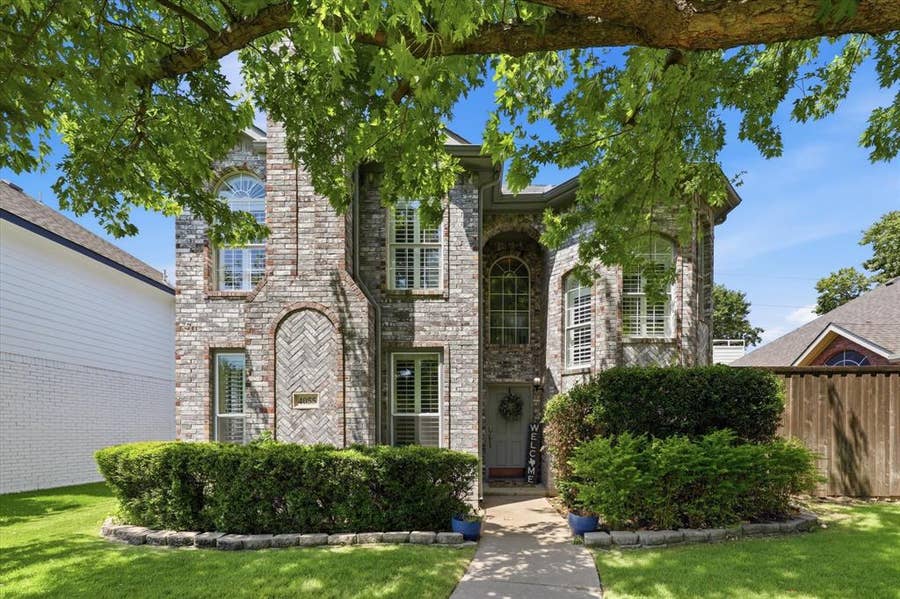Property photo for 4055 Briarbend Road, Dallas, TX