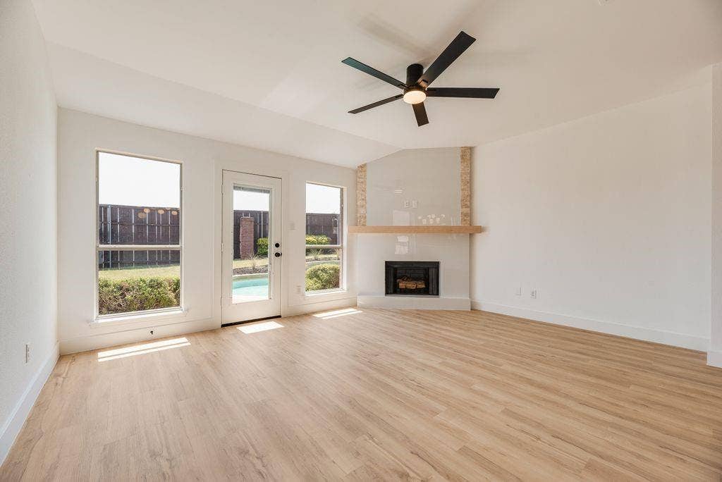 6614 Spartan Drive, Arlington, TX 76001 6614 Spartan Drive, Arlington, TX 76001