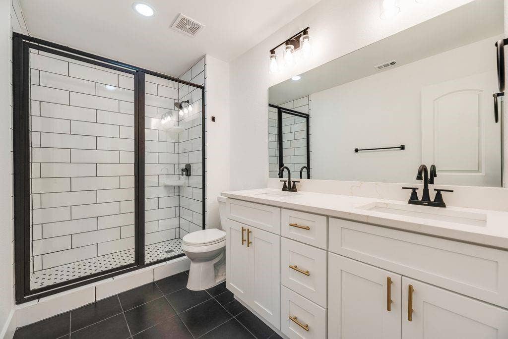 6614 Spartan Drive, Arlington, TX 76001 6614 Spartan Drive, Arlington, TX 76001