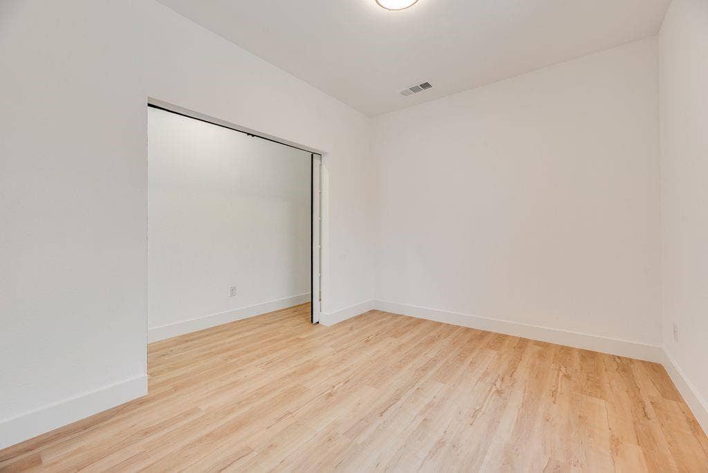 6614 Spartan Drive, Arlington, TX 76001 Office