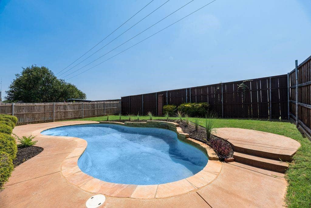 6614 Spartan Drive, Arlington, TX 76001 6614 Spartan Drive, Arlington, TX 76001