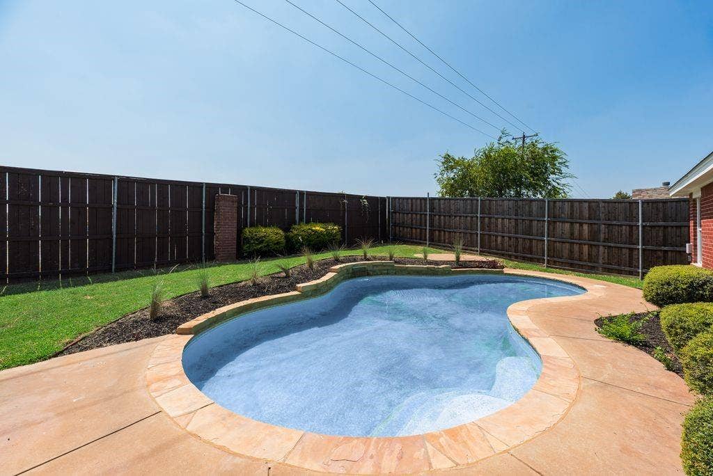 6614 Spartan Drive, Arlington, TX 76001 6614 Spartan Drive, Arlington, TX 76001