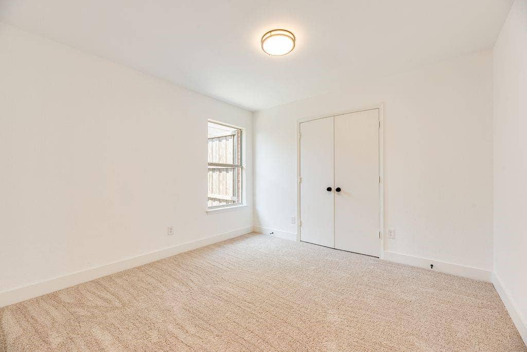 6614 Spartan Drive, Arlington, TX 76001 6614 Spartan Drive, Arlington, TX 76001