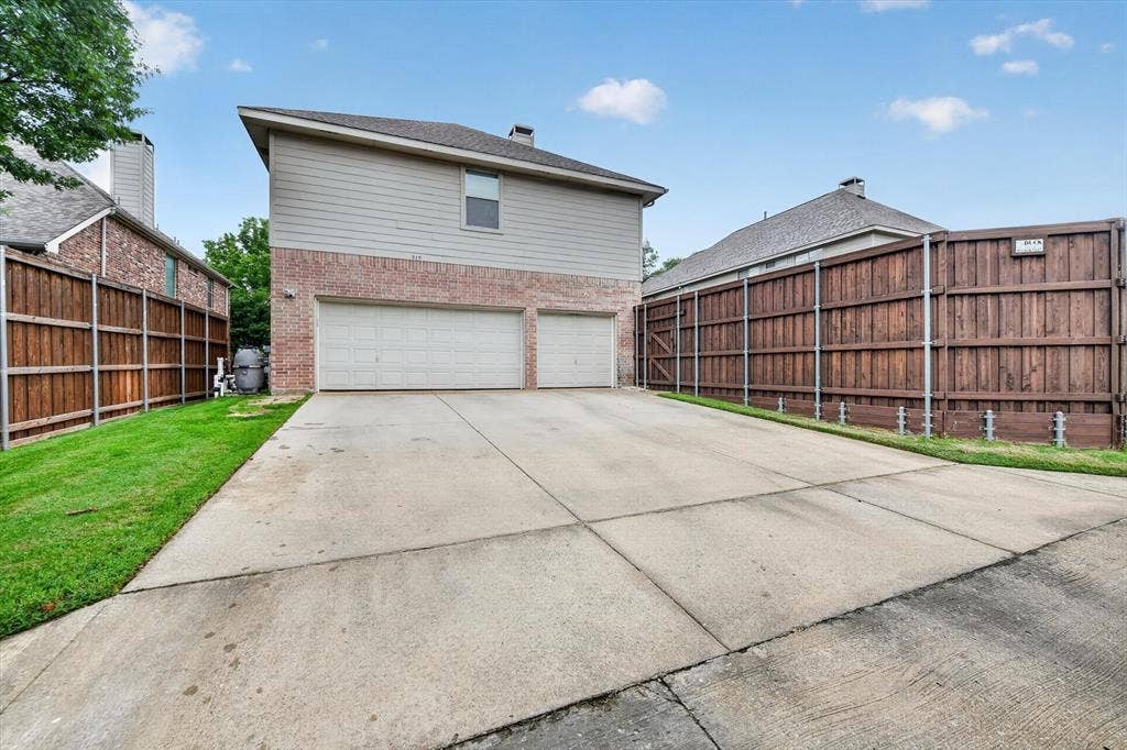 915 Saratoga Drive, Allen, TX 75013 915 Saratoga Drive, Allen, TX 75013