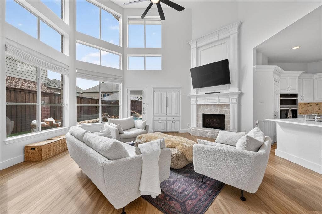 915 Saratoga Drive, Allen, TX 75013 915 Saratoga Drive, Allen, TX 75013