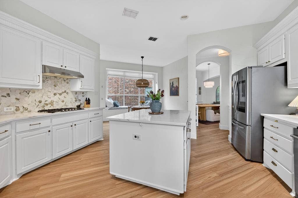 915 Saratoga Drive, Allen, TX 75013 915 Saratoga Drive, Allen, TX 75013