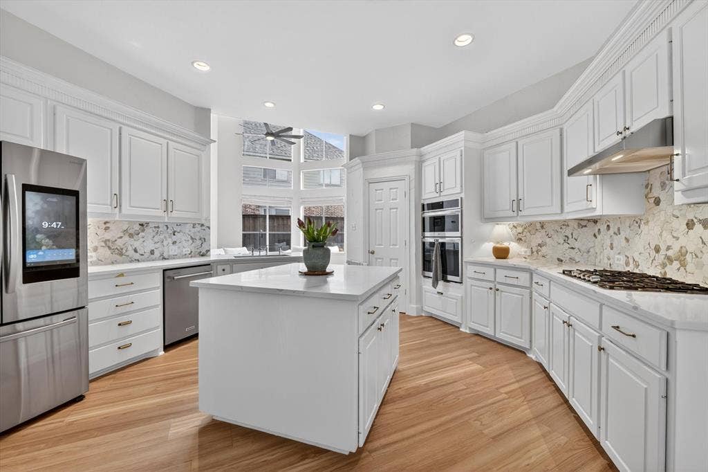 915 Saratoga Drive, Allen, TX 75013 915 Saratoga Drive, Allen, TX 75013