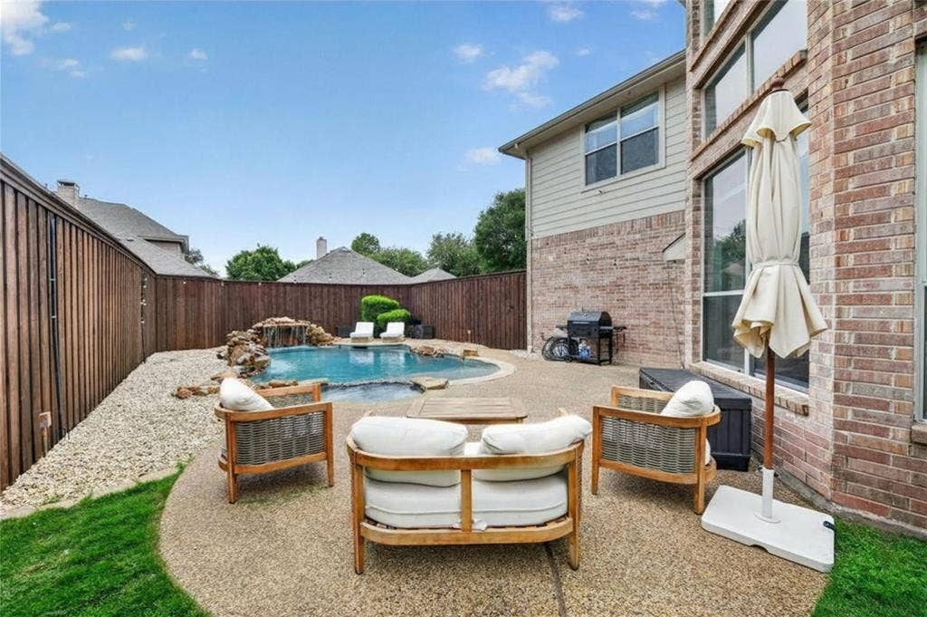 915 Saratoga Drive, Allen, TX 75013 915 Saratoga Drive, Allen, TX 75013