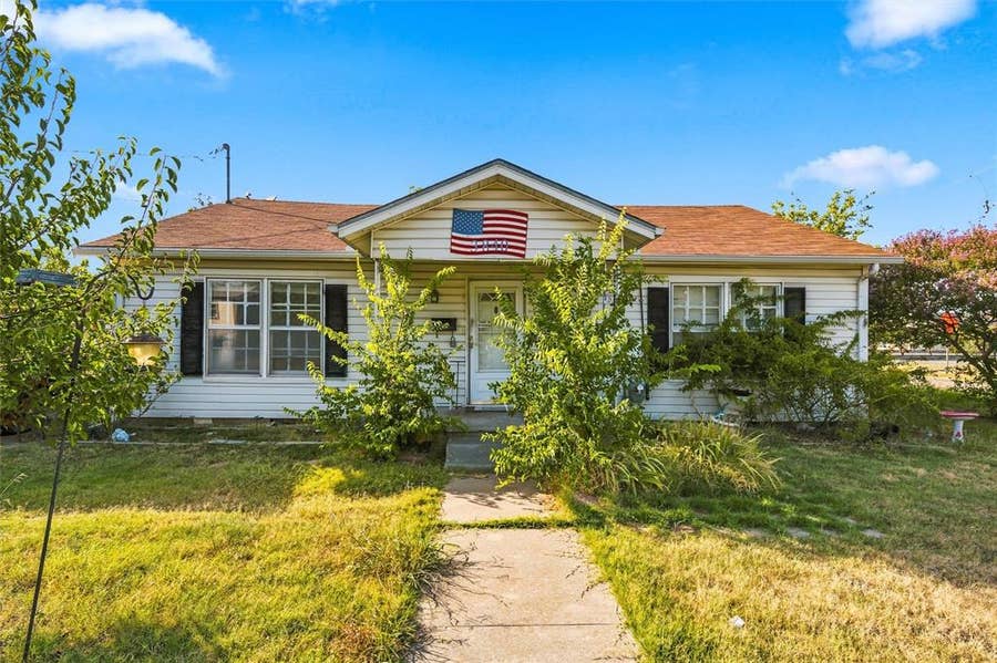 Property photo for 3840 Parrish Street, Bellmead, TX