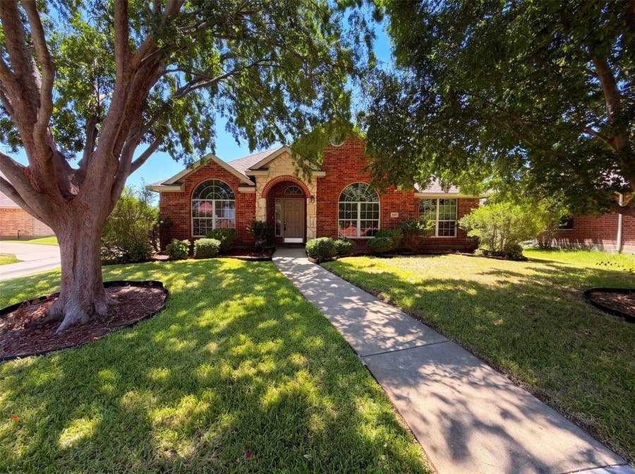 Property photo for 6401 Marquett Drive, Rowlett, TX