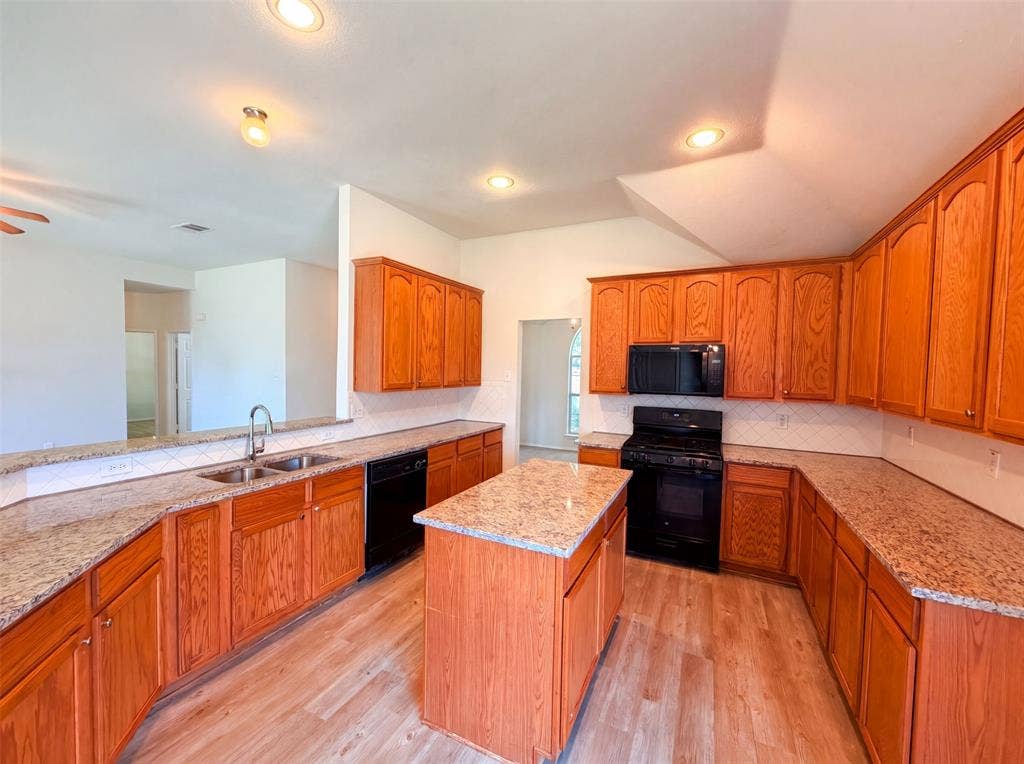 6401 Marquett Drive, Rowlett, TX 75089