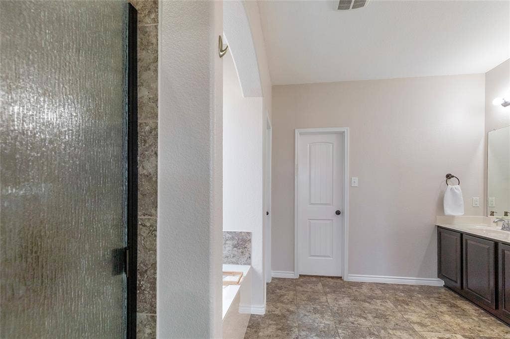 5708 Sleepy Creek Lane, Fort Worth, TX 76179 5708 Sleepy Creek Lane, Fort Worth, TX 76179