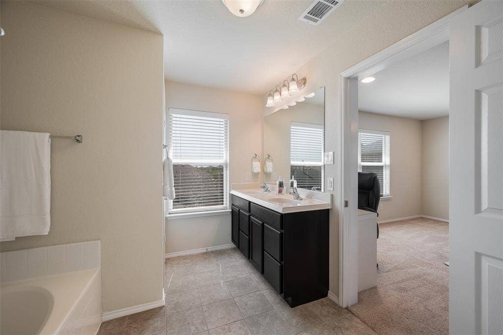 3113 Peninsula Trail, Denton, TX 76208