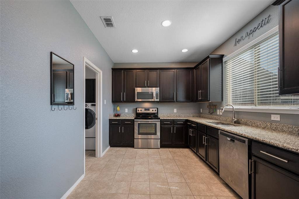 3113 Peninsula Trail, Denton, TX 76208