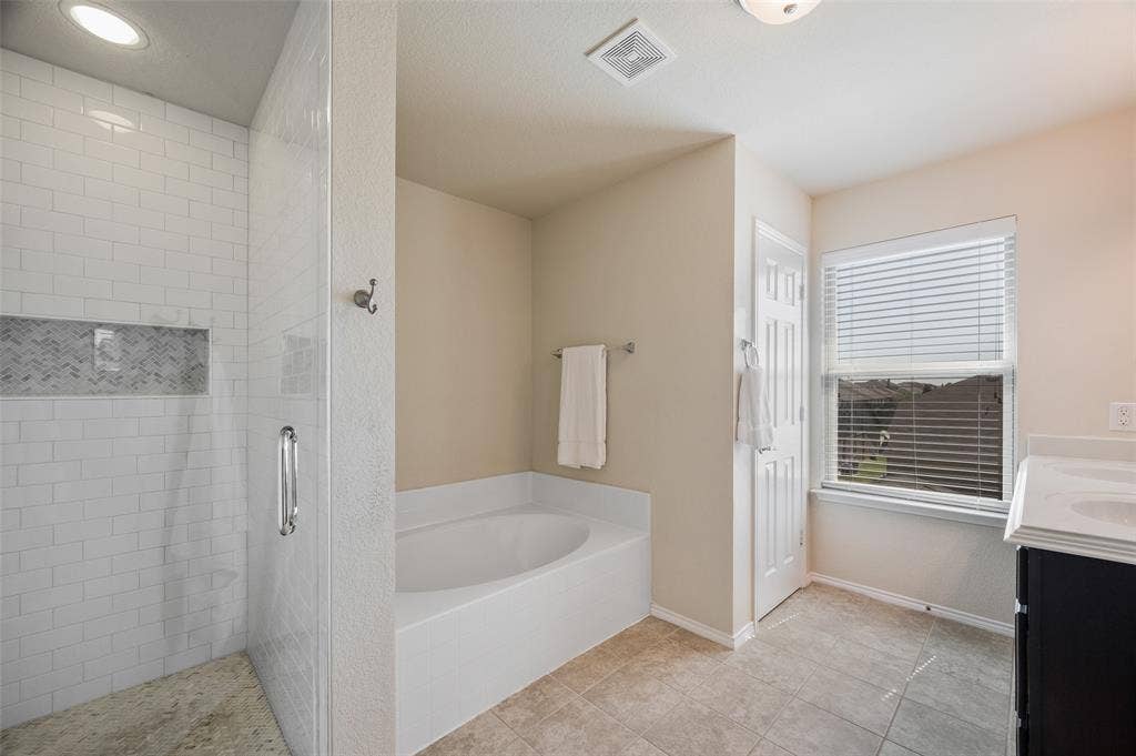 3113 Peninsula Trail, Denton, TX 76208