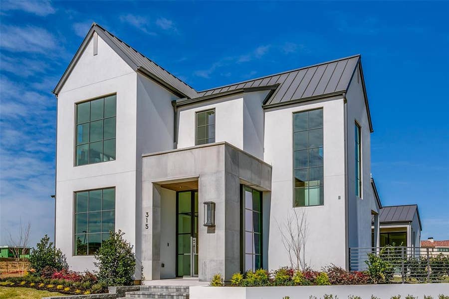 Property photo for 315 Regal Lane, Irving, TX