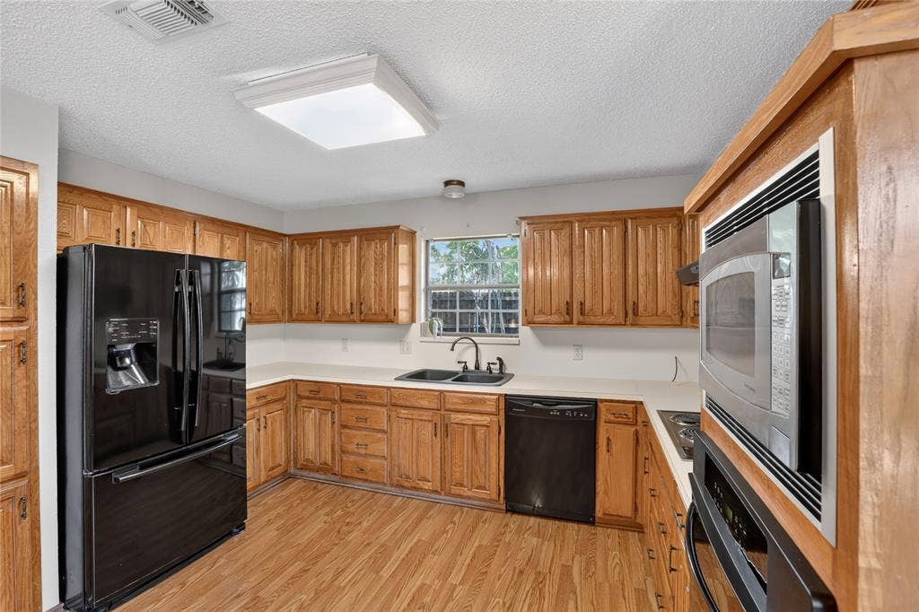 5103 El Rancho Court, Arlington, TX 76017 5103 El Rancho Court, Arlington, TX 76017