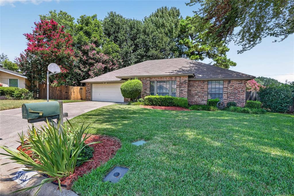5103 El Rancho Court, Arlington, TX 76017 5103 El Rancho Court, Arlington, TX 76017