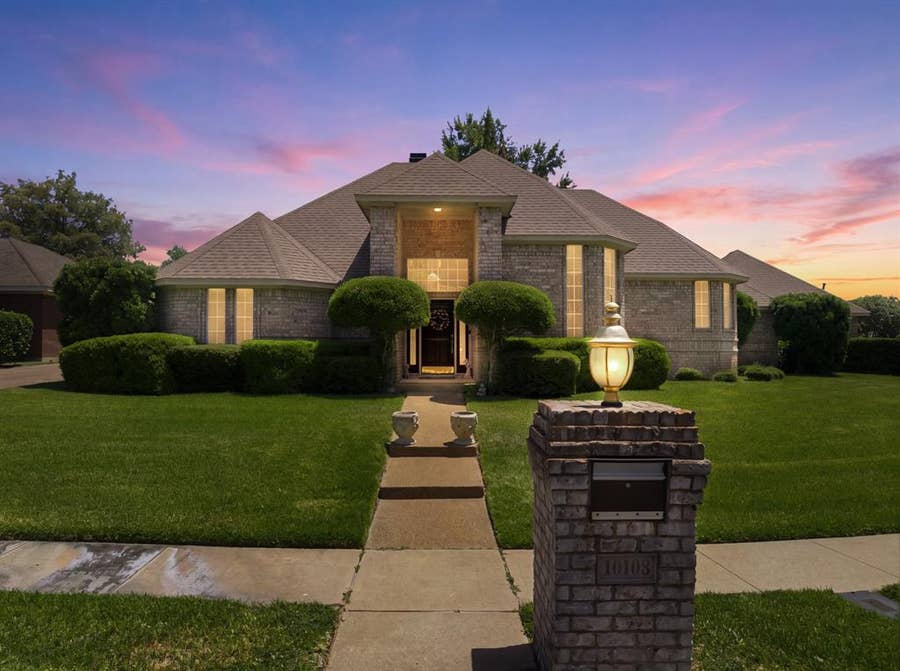 Property photo for 10108 Polo Park Circle, Waco, TX