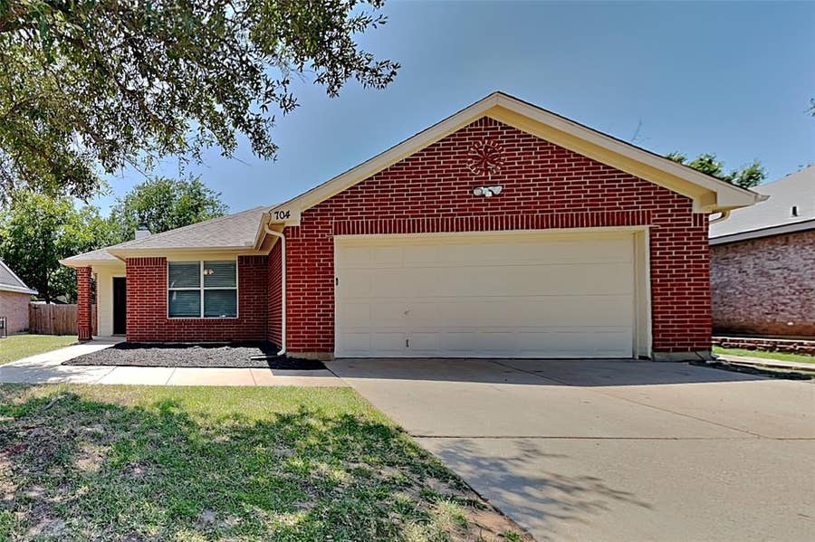 Property photo for 704 Flamingo Drive, Saginaw, TX