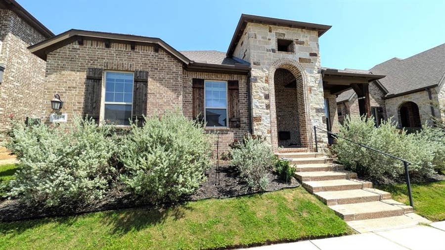 Property photo for 1415 White Squall Trail, Arlington, TX