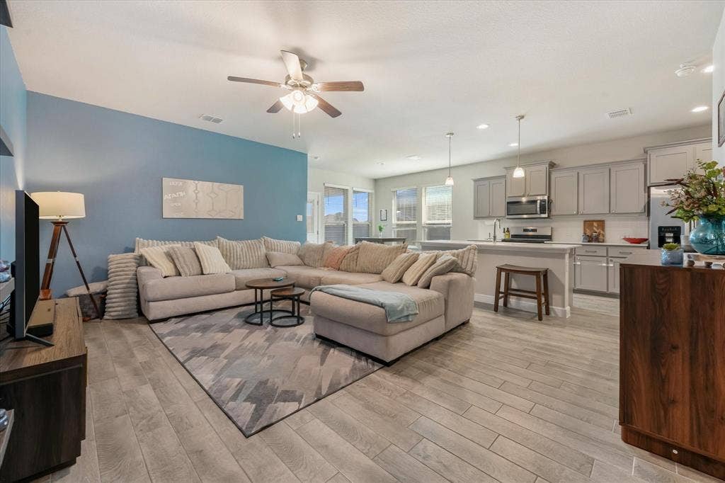 5291 Crystal Lake Avenue, Krum, TX 76249 5291 Crystal Lake Avenue, Krum, TX 76249
