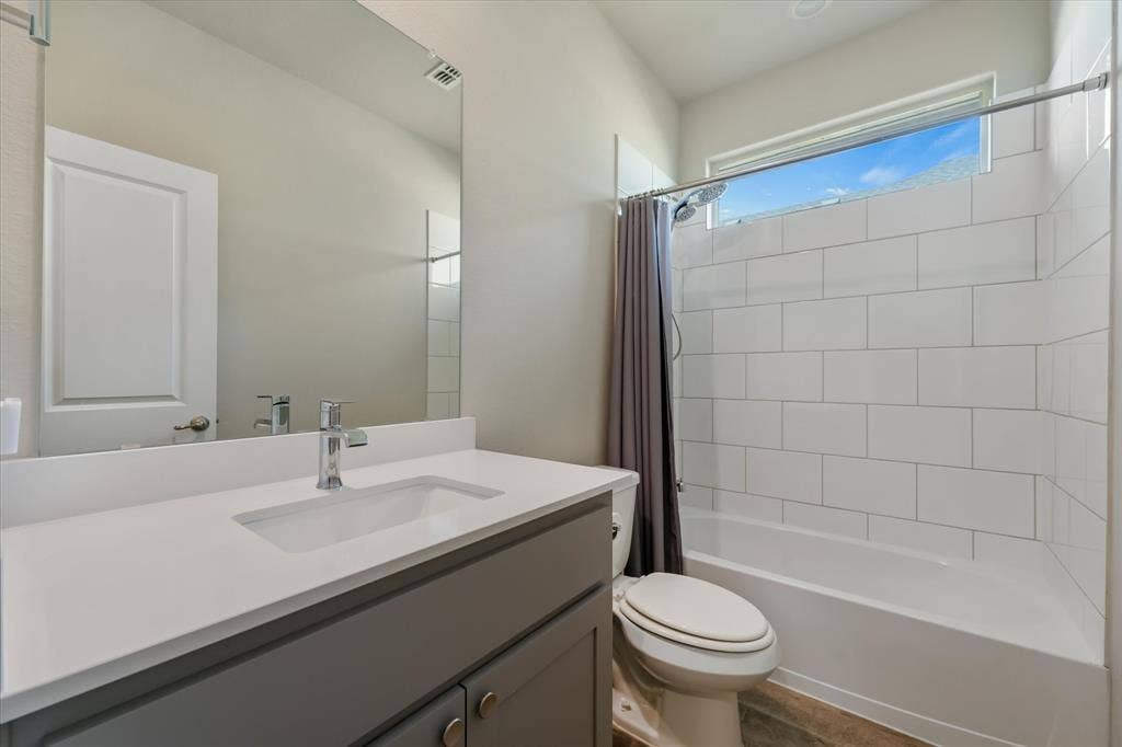5291 Crystal Lake Avenue, Krum, TX 76249 5291 Crystal Lake Avenue, Krum, TX 76249
