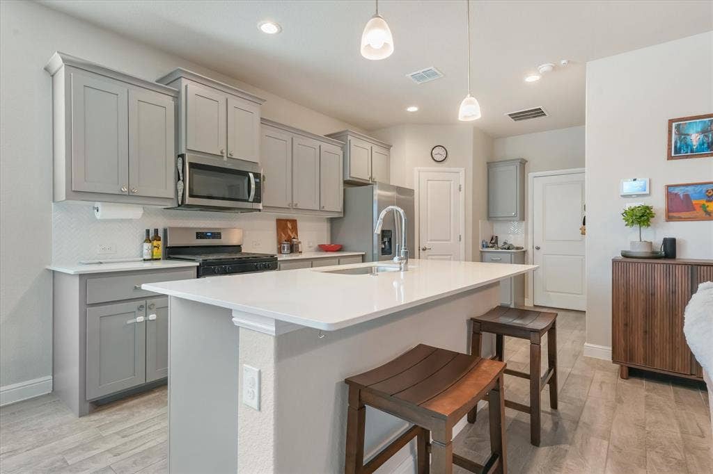 5291 Crystal Lake Avenue, Krum, TX 76249 5291 Crystal Lake Avenue, Krum, TX 76249
