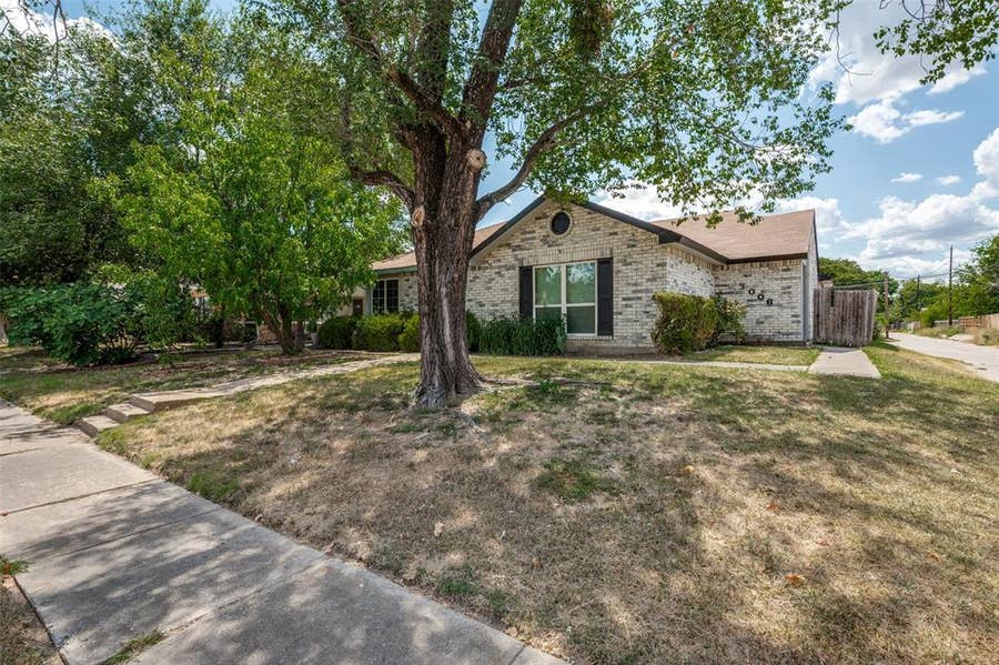 Property photo for 3006 Oak Ridge Place, Grand Prairie, TX