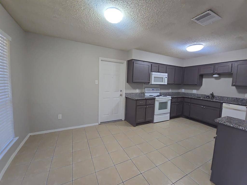 6620 Lyndale Drive, Watauga, TX 76148 6620 Lyndale Drive, Watauga, TX 76148