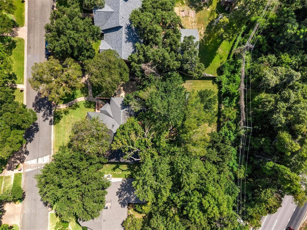 9605 Oak Springs Drive, Woodway, TX 76712 9605 Oak Springs Drive, Woodway, TX 76712