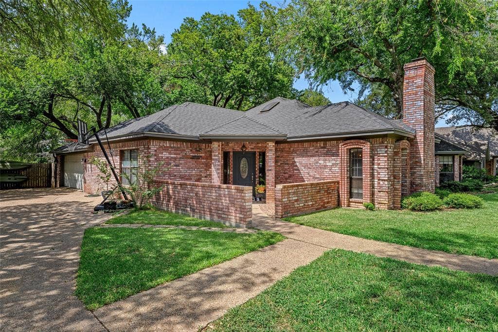 9605 Oak Springs Drive, Woodway, TX 76712 9605 Oak Springs Drive, Woodway, TX 76712