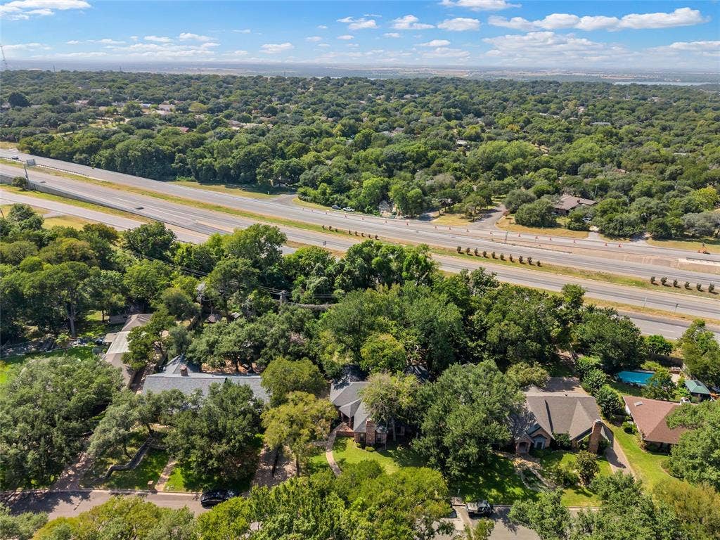 9605 Oak Springs Drive, Woodway, TX 76712 9605 Oak Springs Drive, Woodway, TX 76712