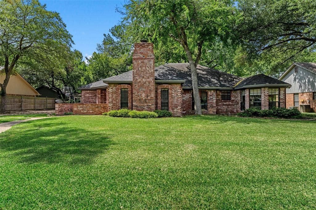 9605 Oak Springs Drive, Woodway, TX 76712 9605 Oak Springs Drive, Woodway, TX 76712