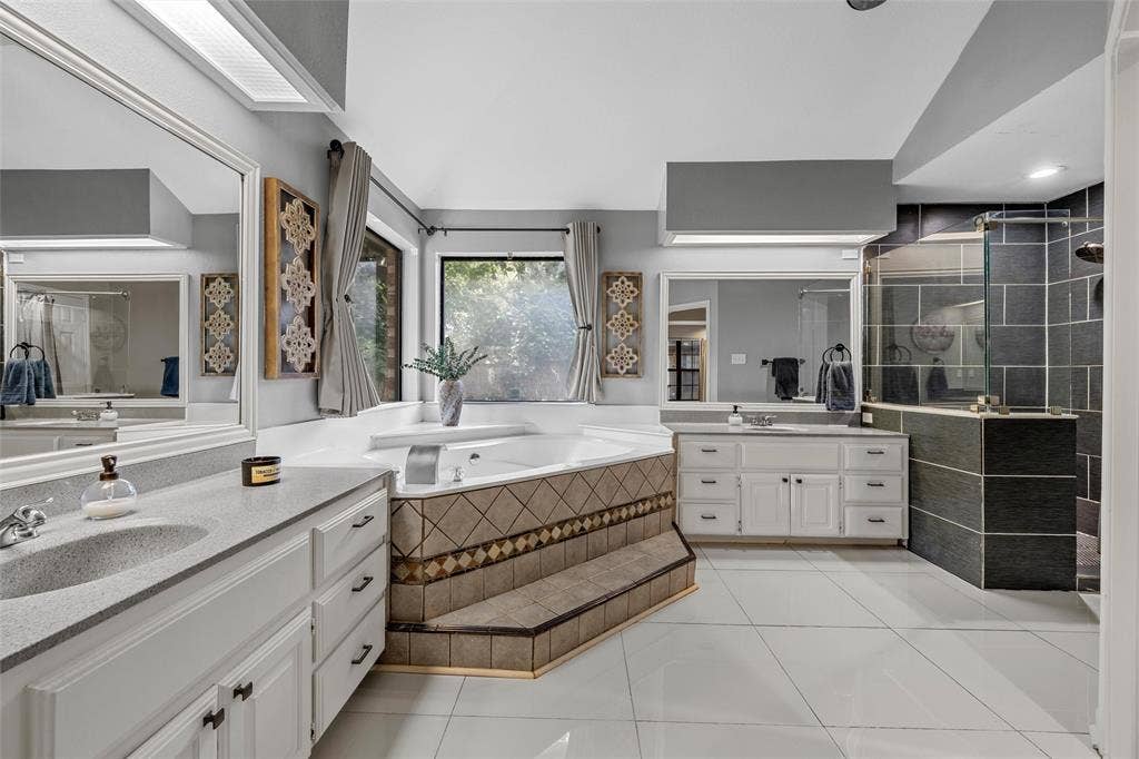 9605 Oak Springs Drive, Woodway, TX 76712 9605 Oak Springs Drive, Woodway, TX 76712