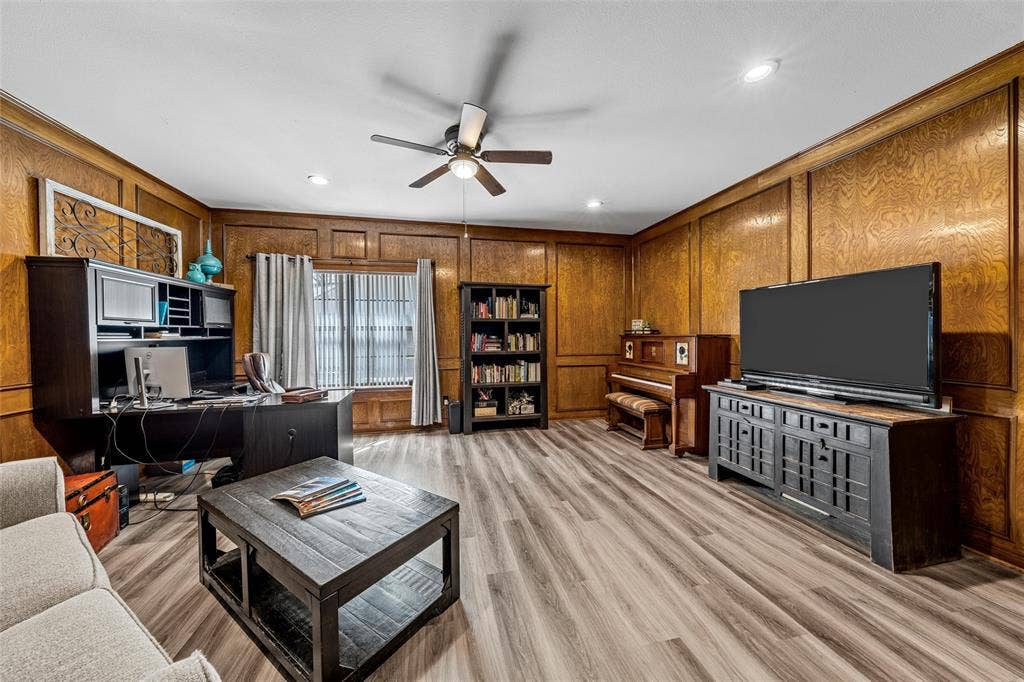 9605 Oak Springs Drive, Woodway, TX 76712 9605 Oak Springs Drive, Woodway, TX 76712