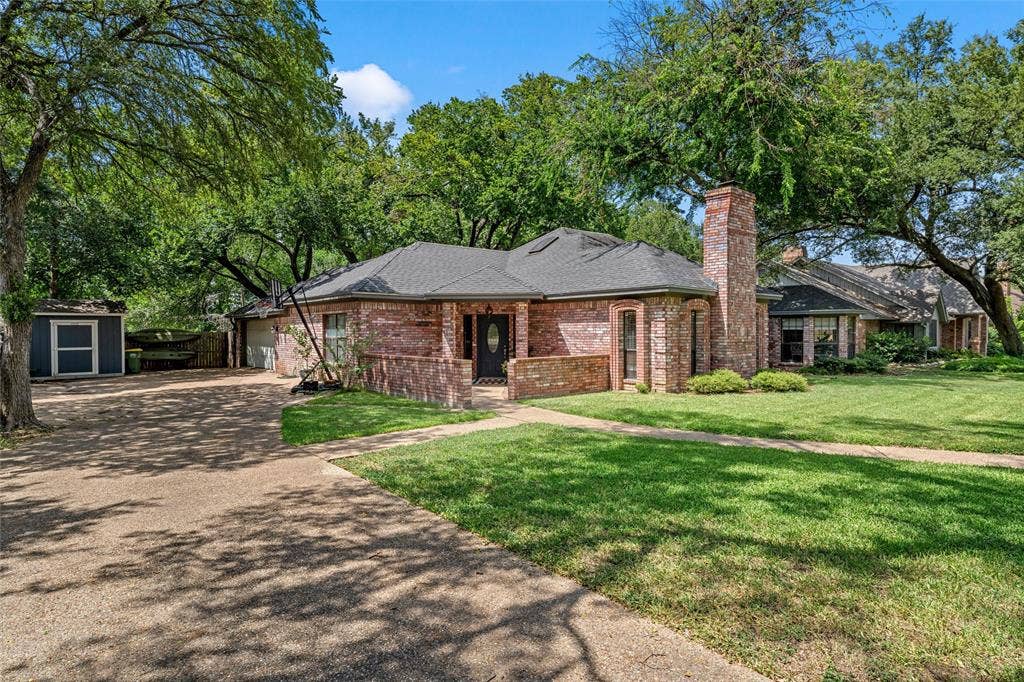 9605 Oak Springs Drive, Woodway, TX 76712 9605 Oak Springs Drive, Woodway, TX 76712