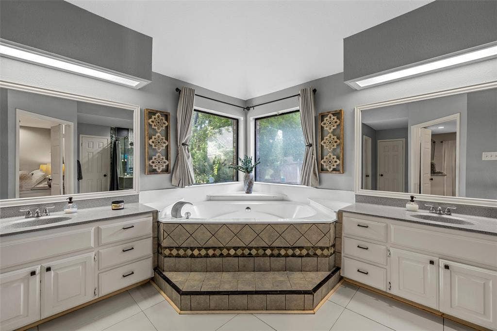 9605 Oak Springs Drive, Woodway, TX 76712 9605 Oak Springs Drive, Woodway, TX 76712