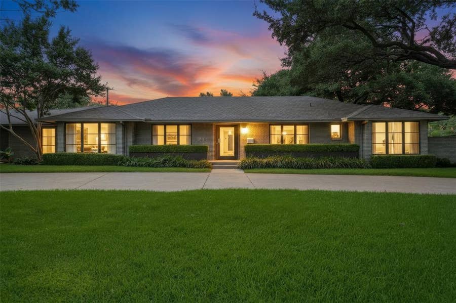 Property photo for 5164 Del Roy Drive, Dallas, TX