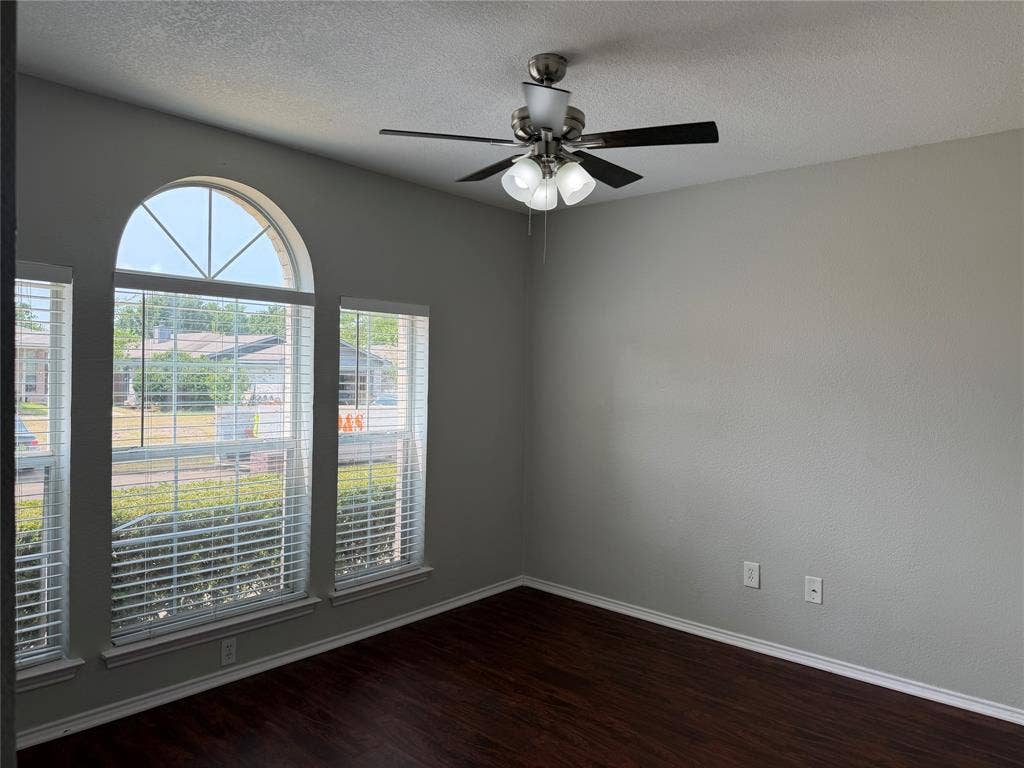 10239 Blackjack Oaks Drive, Dallas, TX 75227