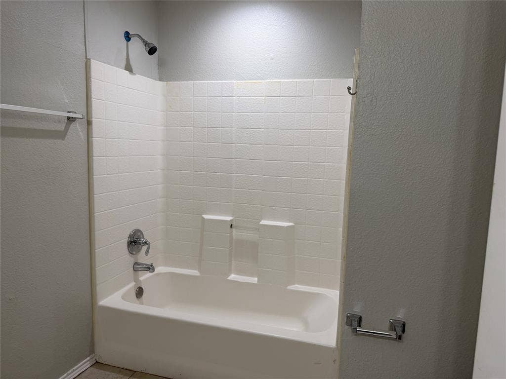 10239 Blackjack Oaks Drive, Dallas, TX 75227