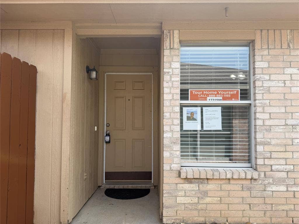 10239 Blackjack Oaks Drive, Dallas, TX 75227