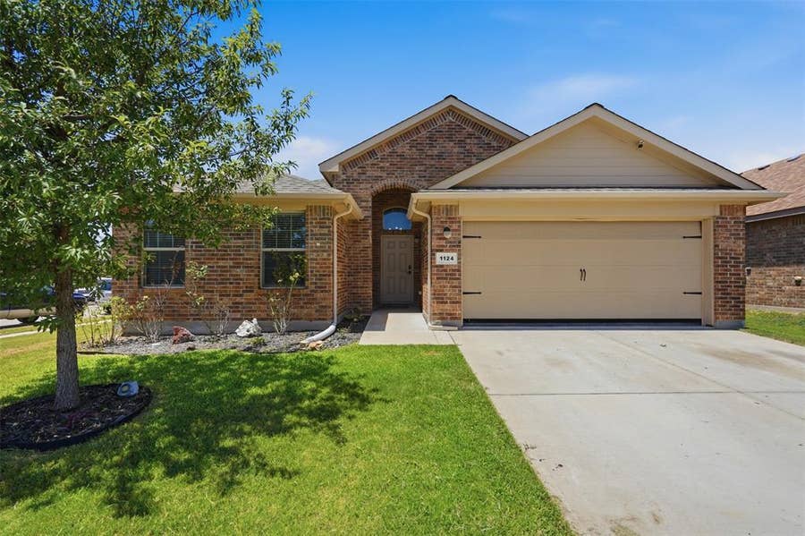 Property photo for 1124 Autumnwood Drive, Azle, TX