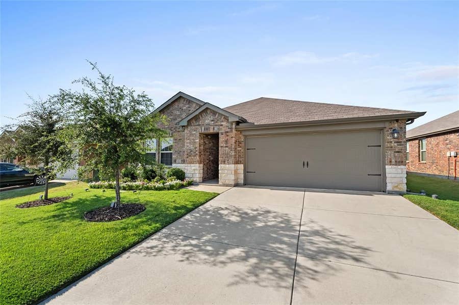 Property photo for 2920 Roper Street, Royse City, TX