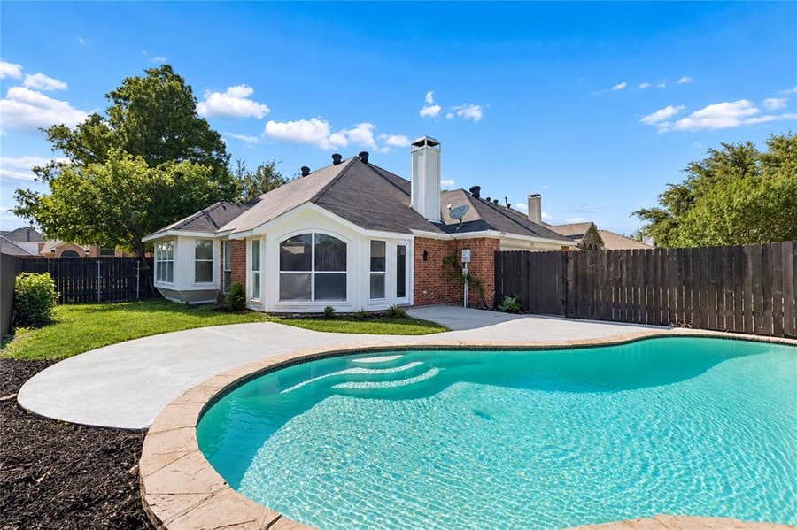 Property photo for 305 Droinwich Circle, Allen, TX