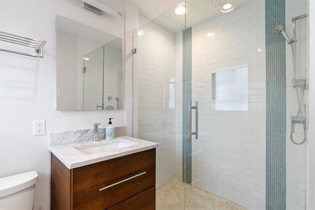 7418 Fenton Drive, Dallas, TX 75231 7418 Fenton Drive, Dallas, TX 75231